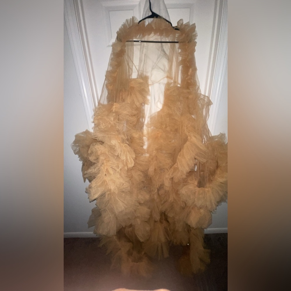 Tulle robe